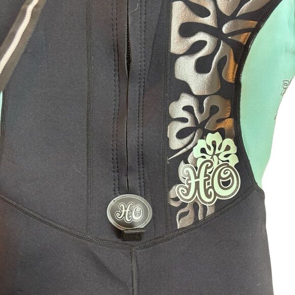 H2O Sports Women's Shorty Half 1/2 Wetsuit Size 8 Black & Light Blue Floral - Picture 6 of 11